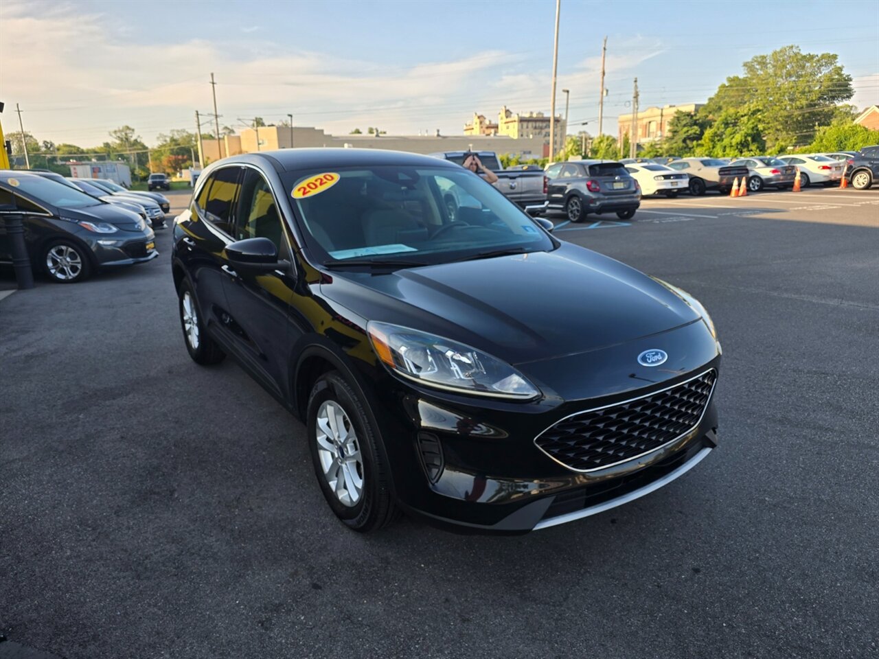 2020 Ford Escape SE - Photo 4 - Red Bank, NJ 07701