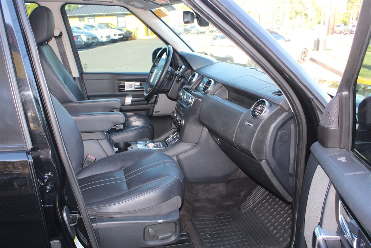 2016 Land Rover LR4 HSE photo 10