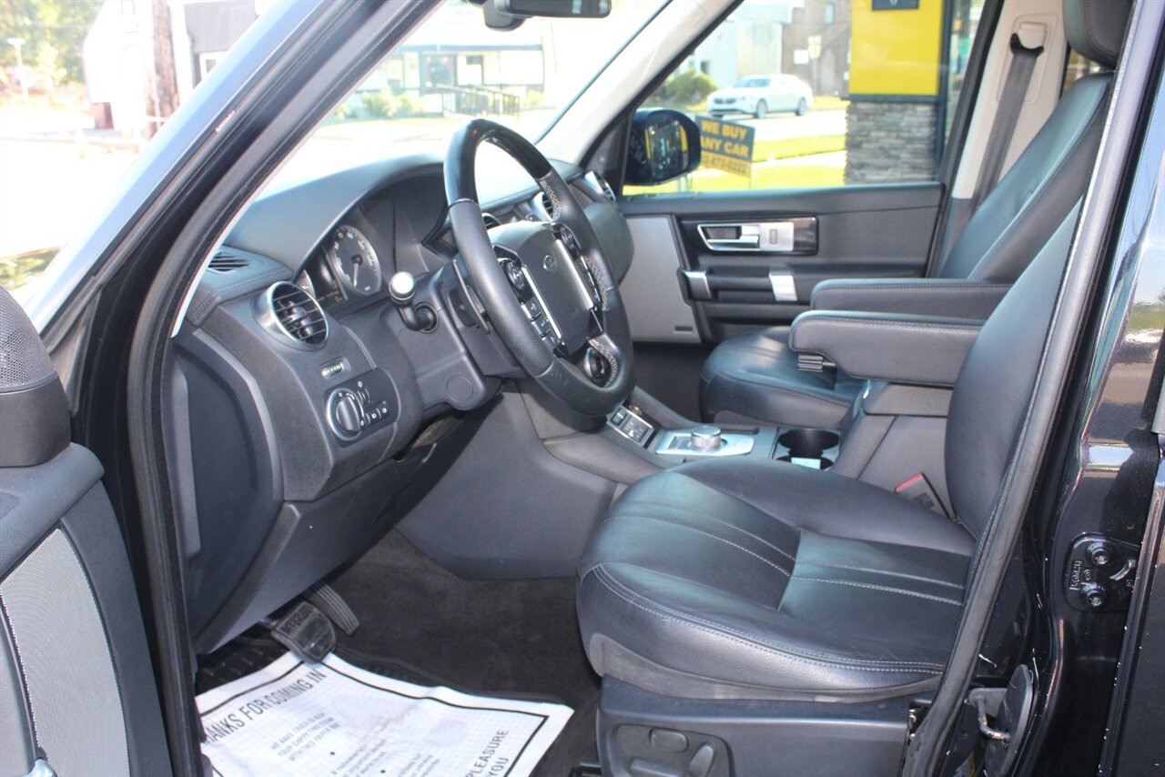 2016 Land Rover LR4 HSE photo 8