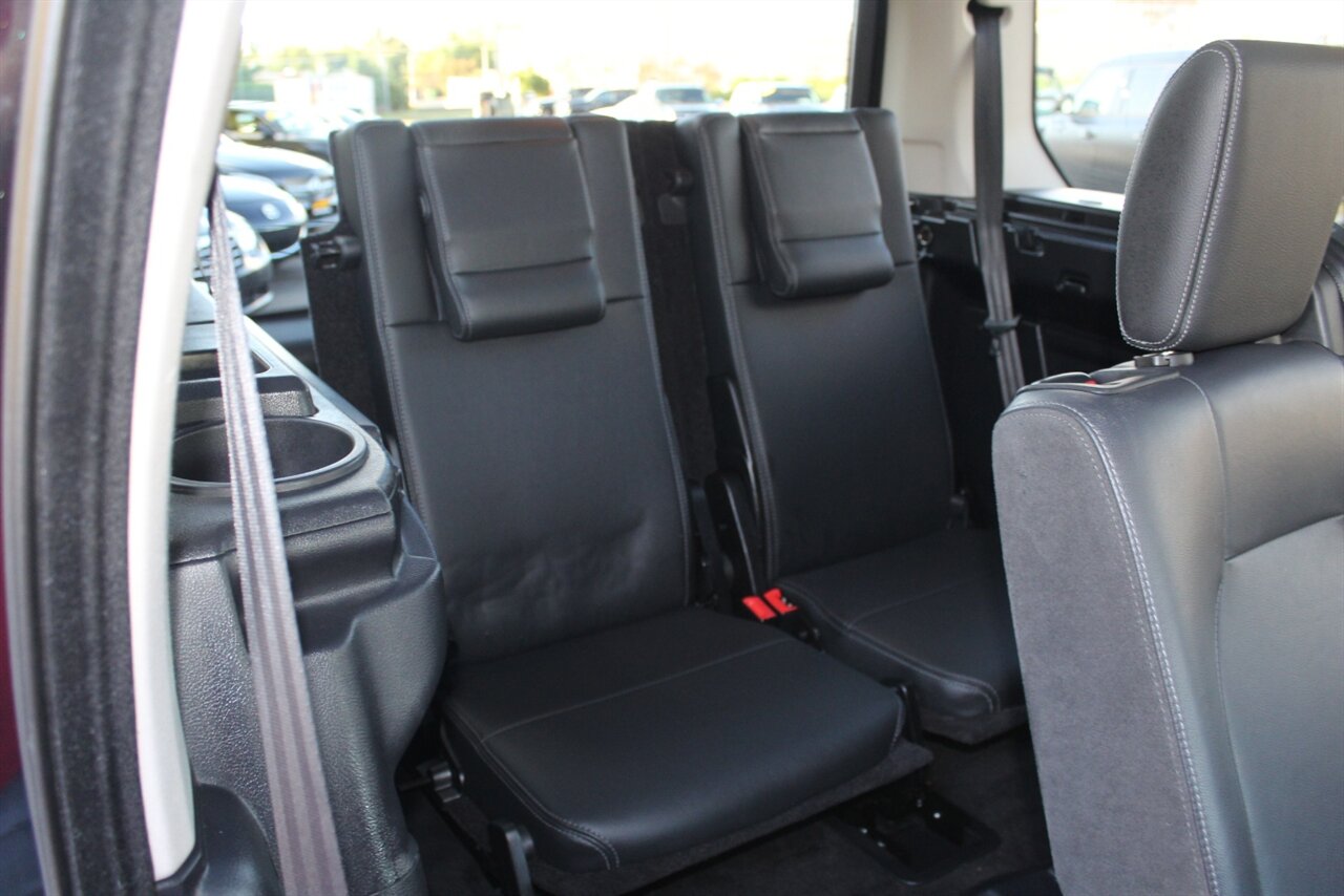 2016 Land Rover LR4 HSE photo 14