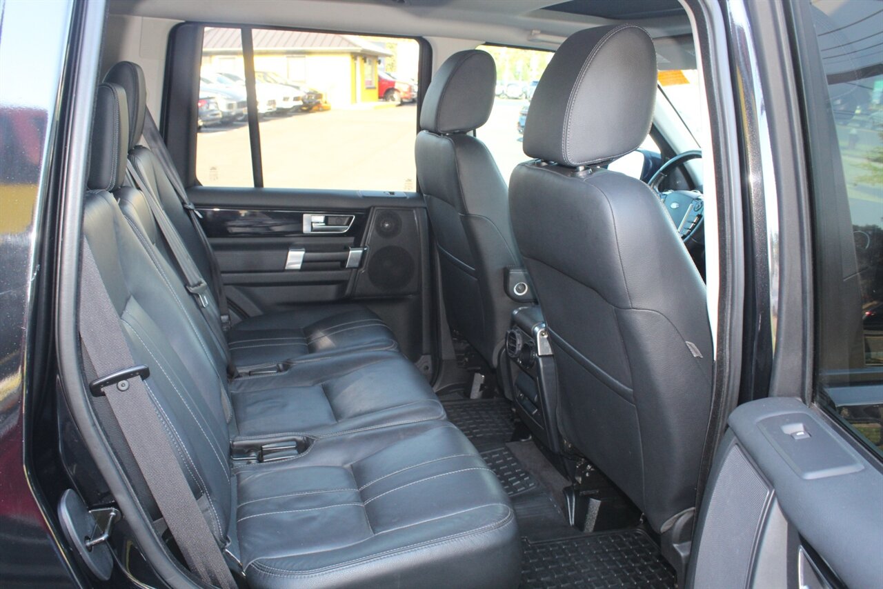 2016 Land Rover LR4 HSE photo 12
