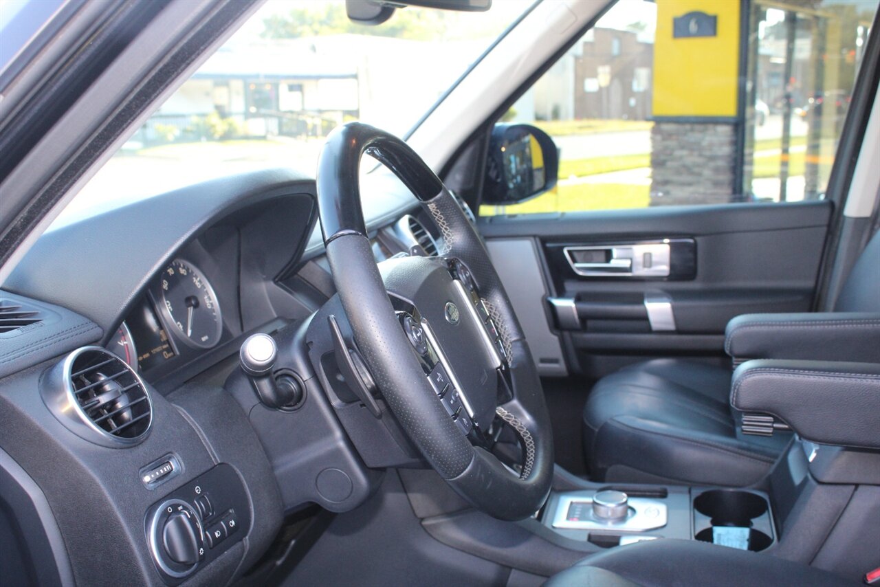 2016 Land Rover LR4 HSE photo 15
