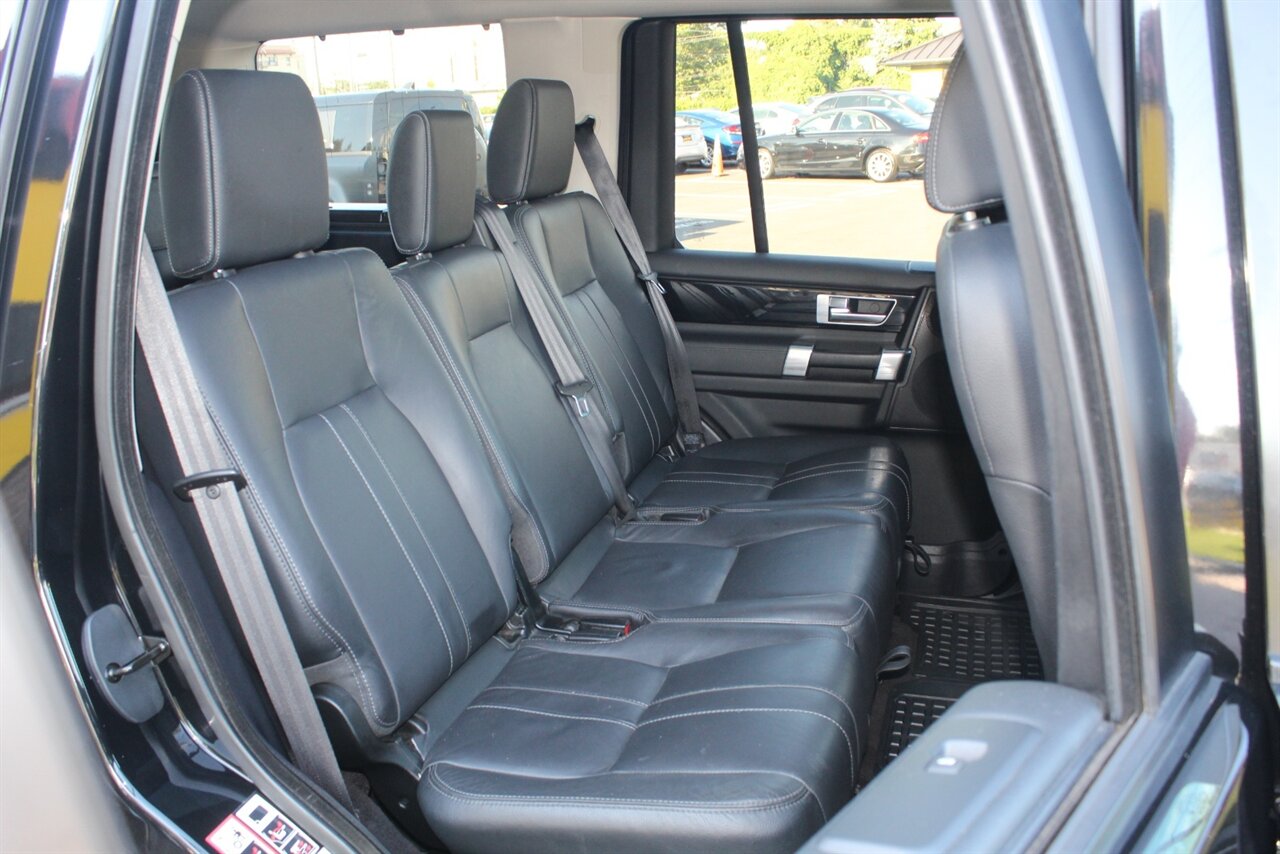 2016 Land Rover LR4 HSE photo 13