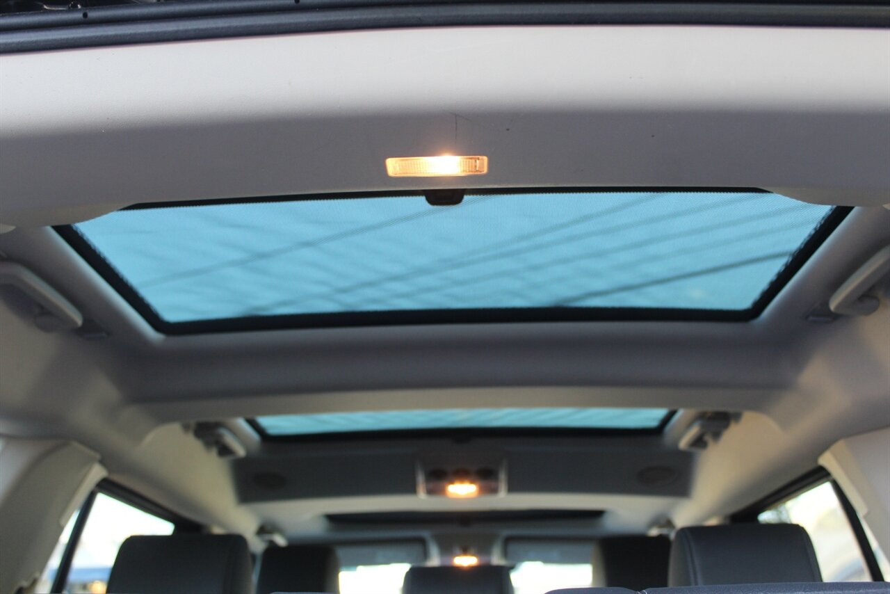 2016 Land Rover LR4 HSE photo 18