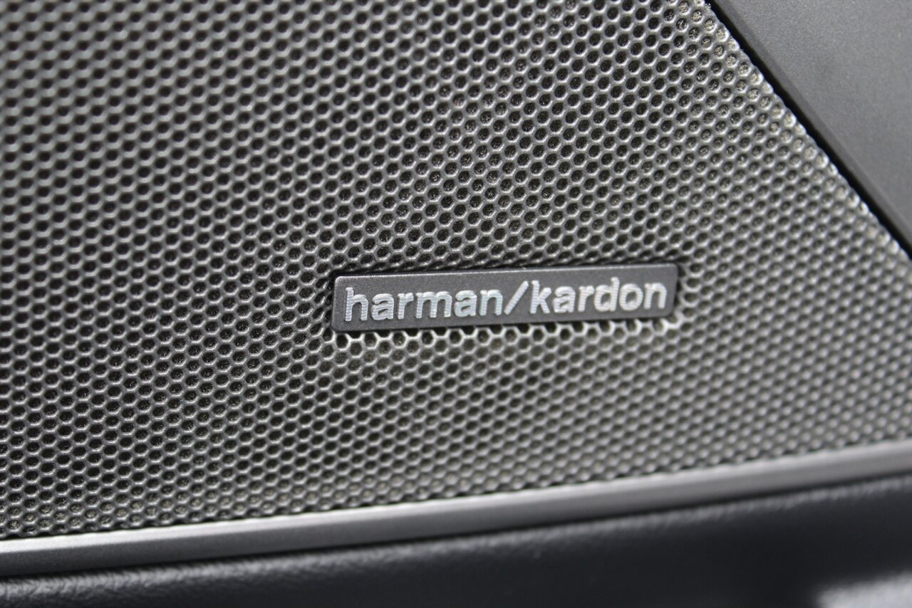 2023 BMW M340i xDrive - Photo 16 - Red Bank, NJ 07701