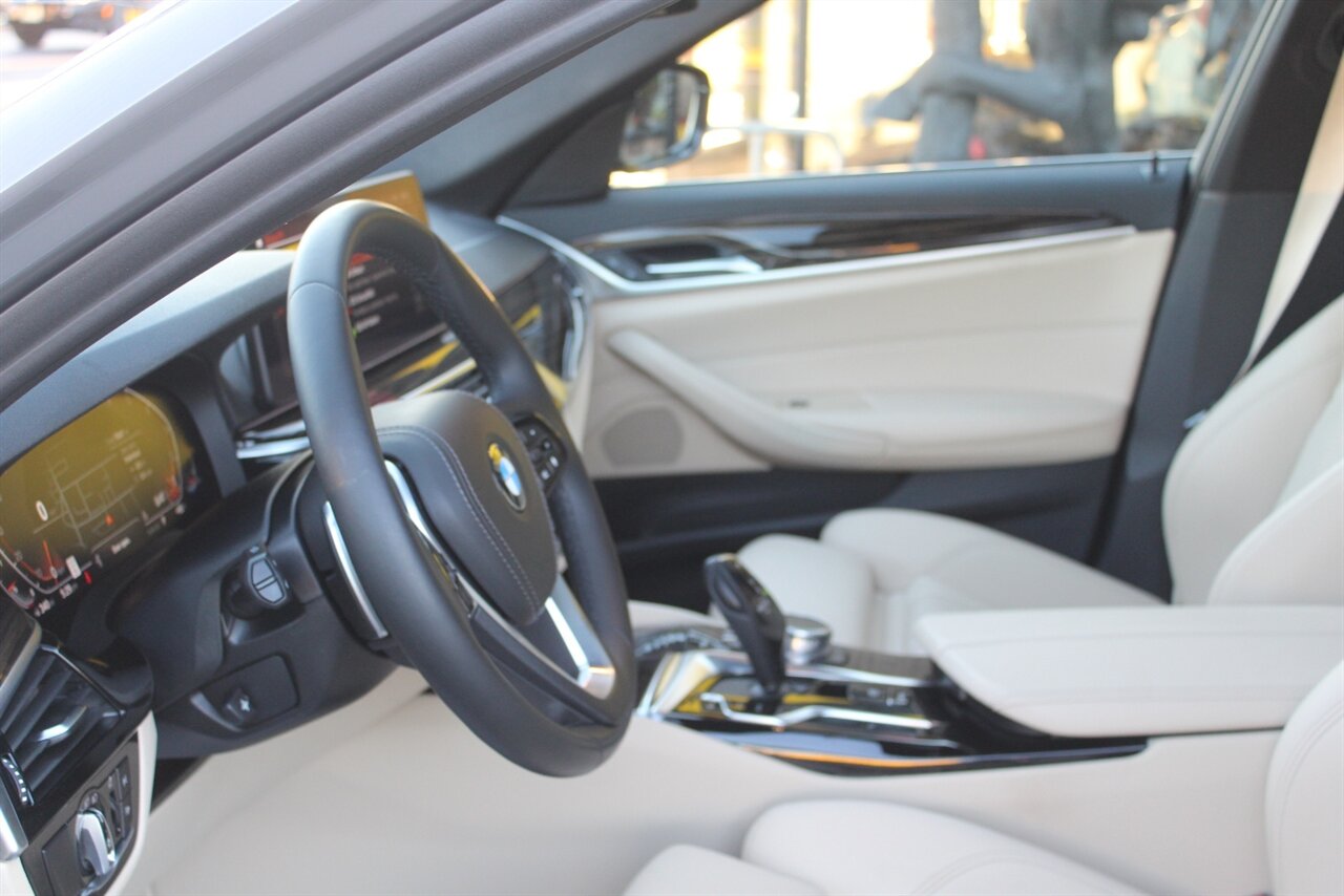 2021 BMW 530i xDrive - Photo 19 - Red Bank, NJ 07701