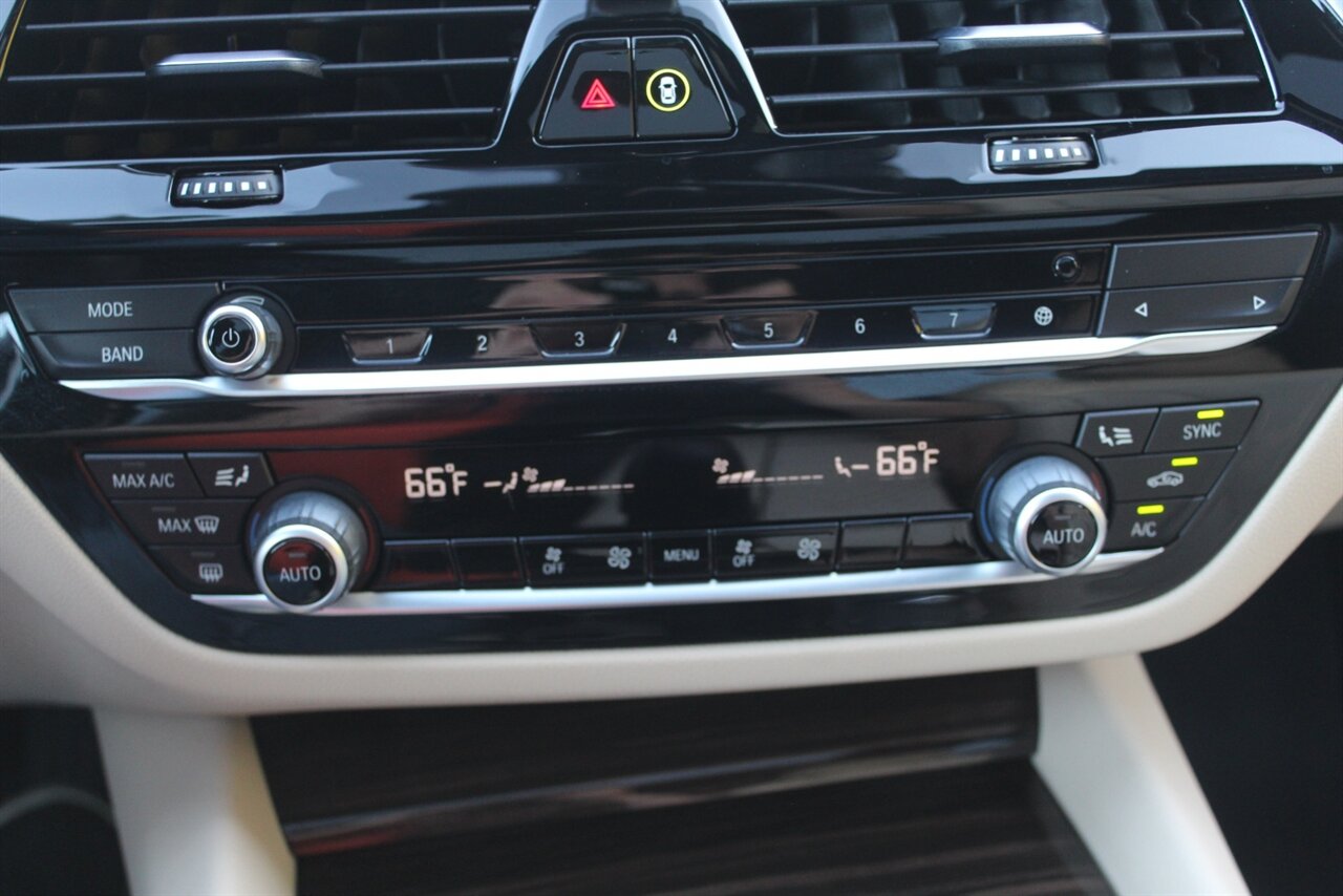 2021 BMW 530i xDrive - Photo 8 - Red Bank, NJ 07701
