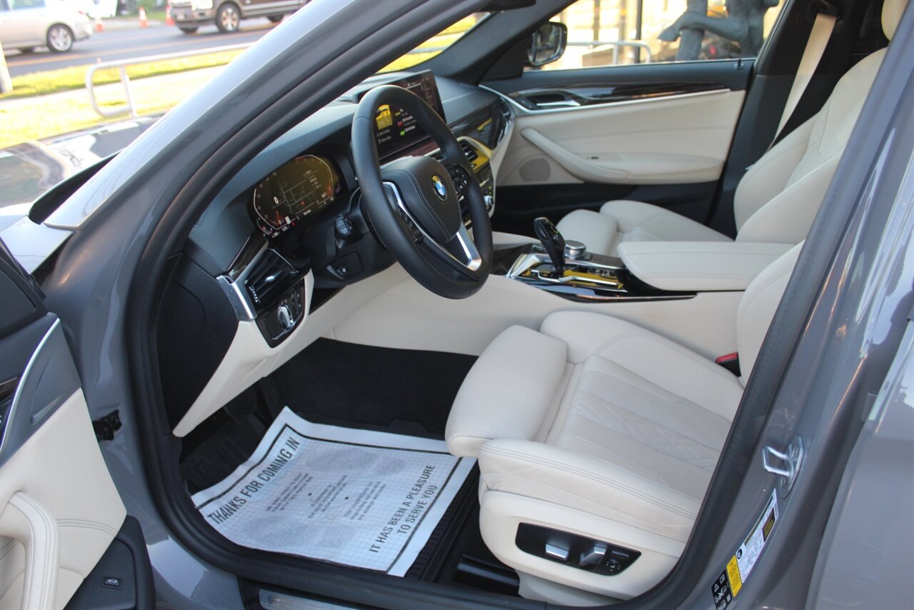 2021 BMW 530i xDrive - Photo 13 - Red Bank, NJ 07701