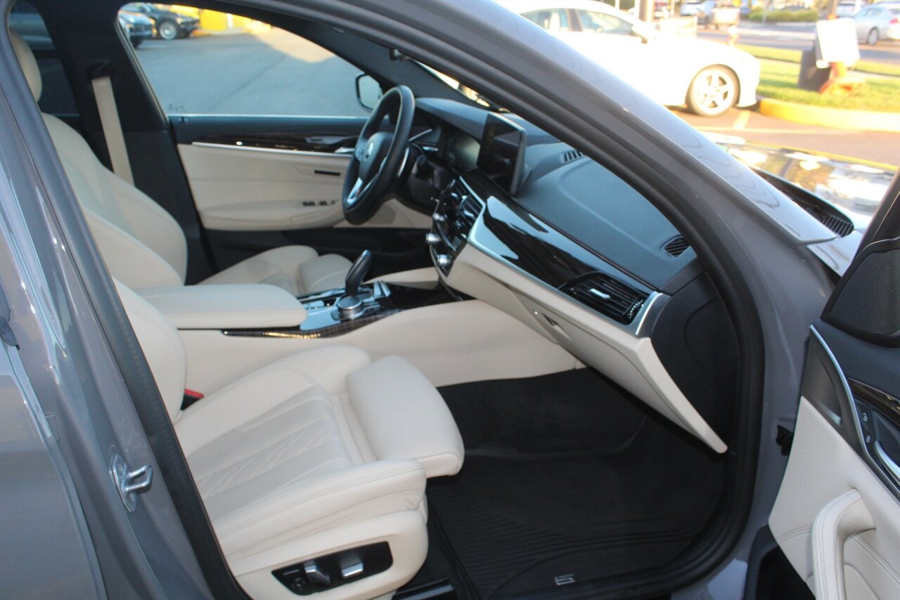 2021 BMW 530i xDrive - Photo 15 - Red Bank, NJ 07701