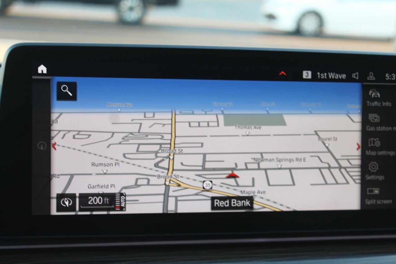 2021 BMW 530i xDrive - Photo 11 - Red Bank, NJ 07701