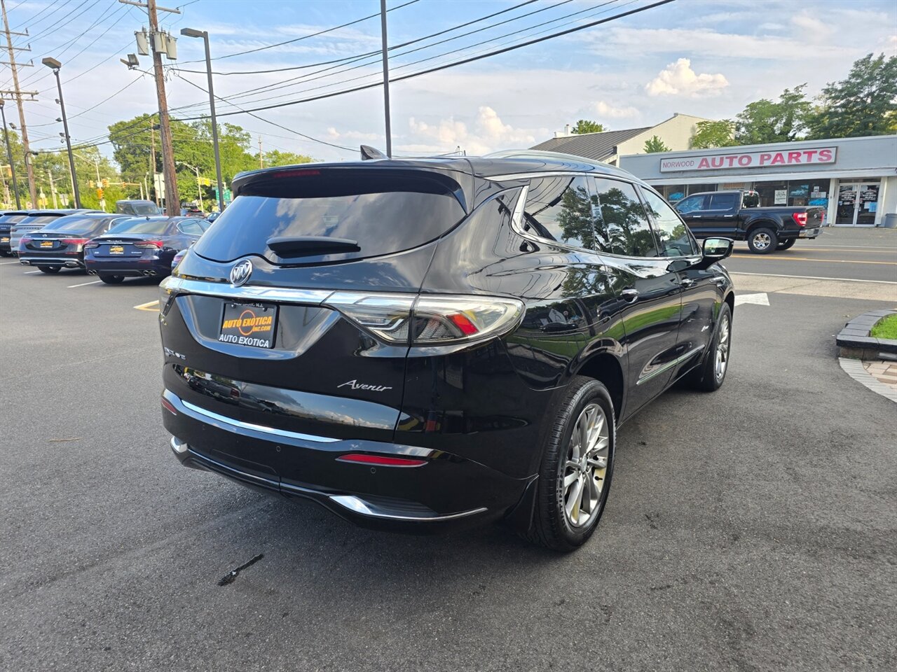 2022 Buick Enclave Avenir - Photo 3 - Red Bank, NJ 07701