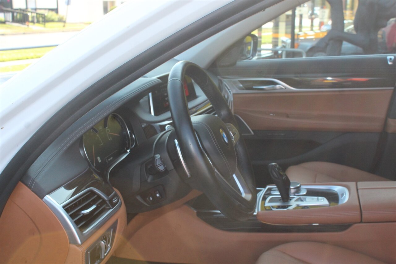 2019 BMW 740i xDrive - Photo 20 - Red Bank, NJ 07701