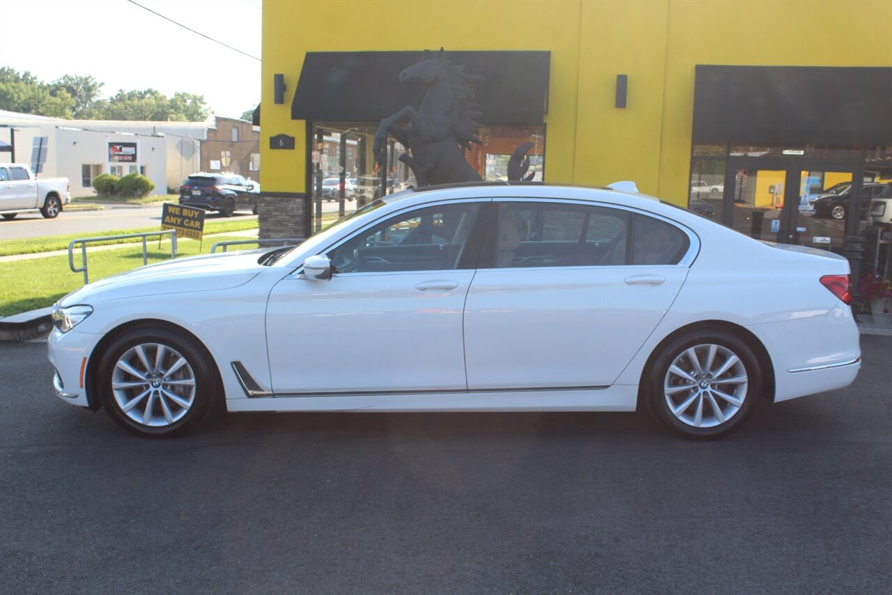 2019 BMW 740i xDrive - Photo 25 - Red Bank, NJ 07701