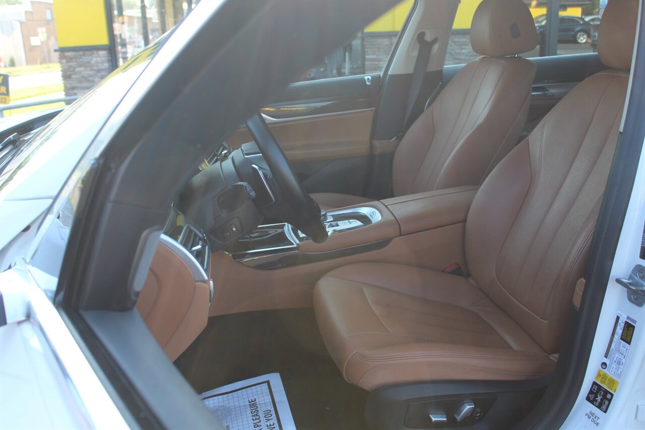 2019 BMW 740i xDrive - Photo 15 - Red Bank, NJ 07701