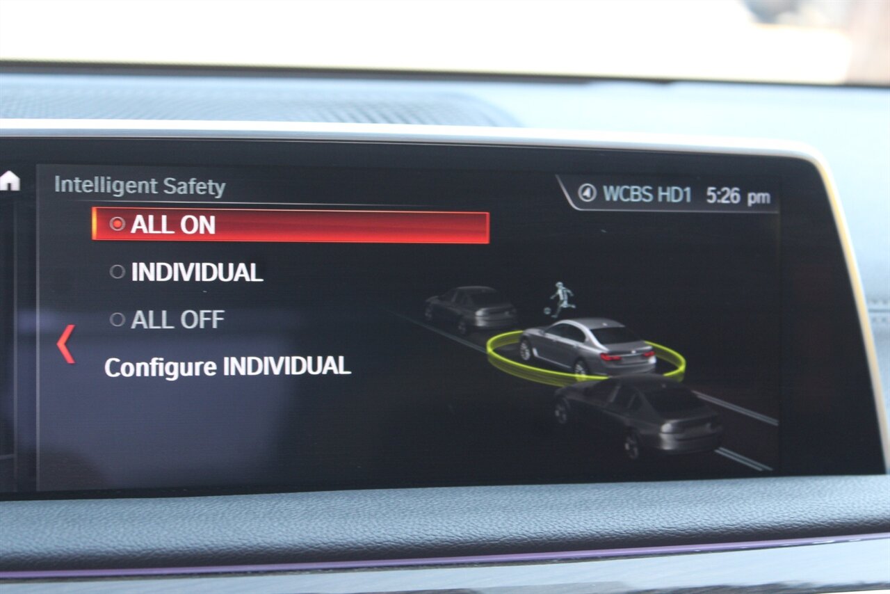 2019 BMW 740i xDrive - Photo 12 - Red Bank, NJ 07701