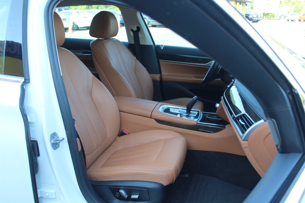 2019 BMW 740i xDrive - Photo 17 - Red Bank, NJ 07701