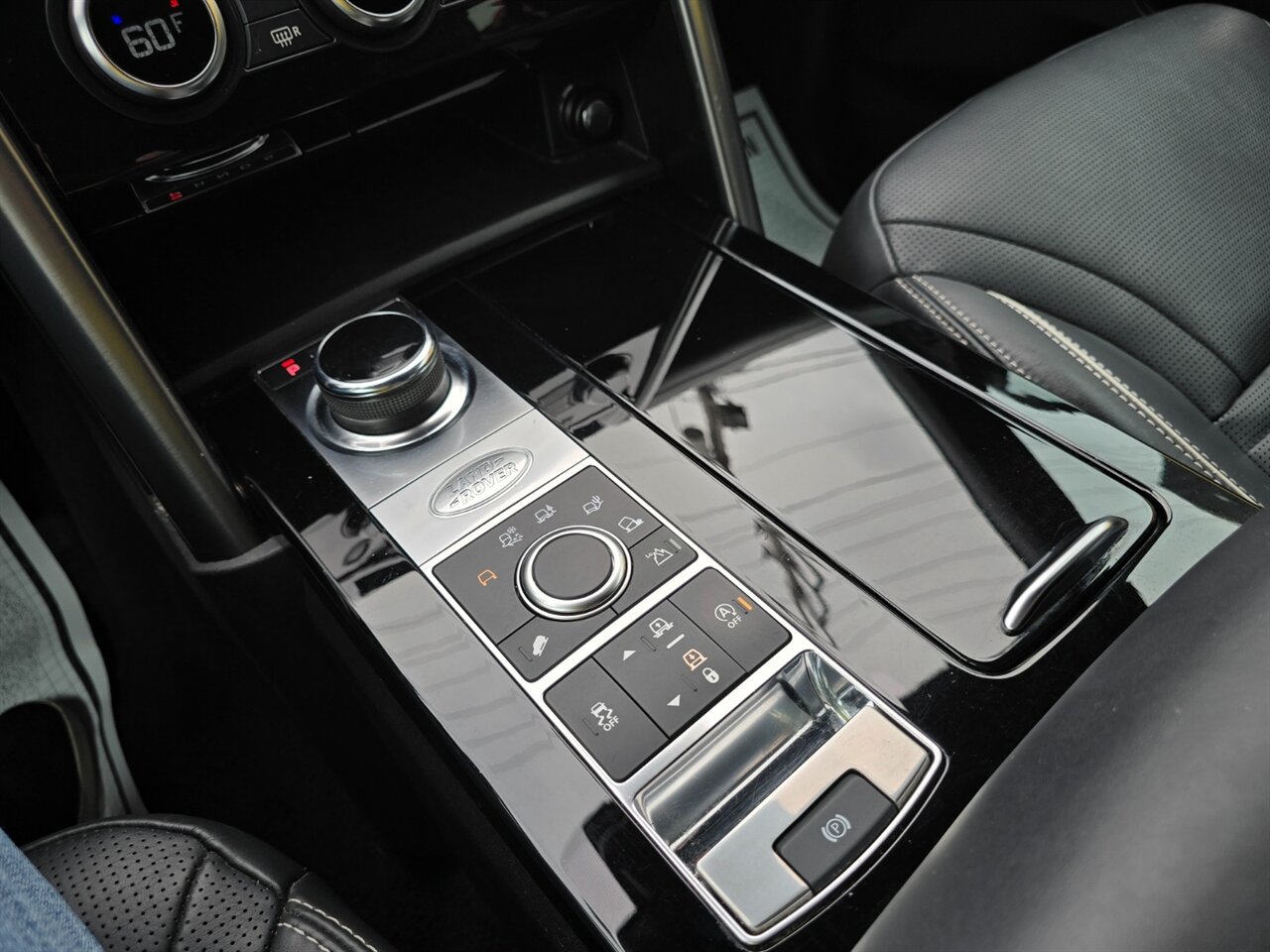 2019 Land Rover Discovery HSE - Photo 8 - Red Bank, NJ 07701
