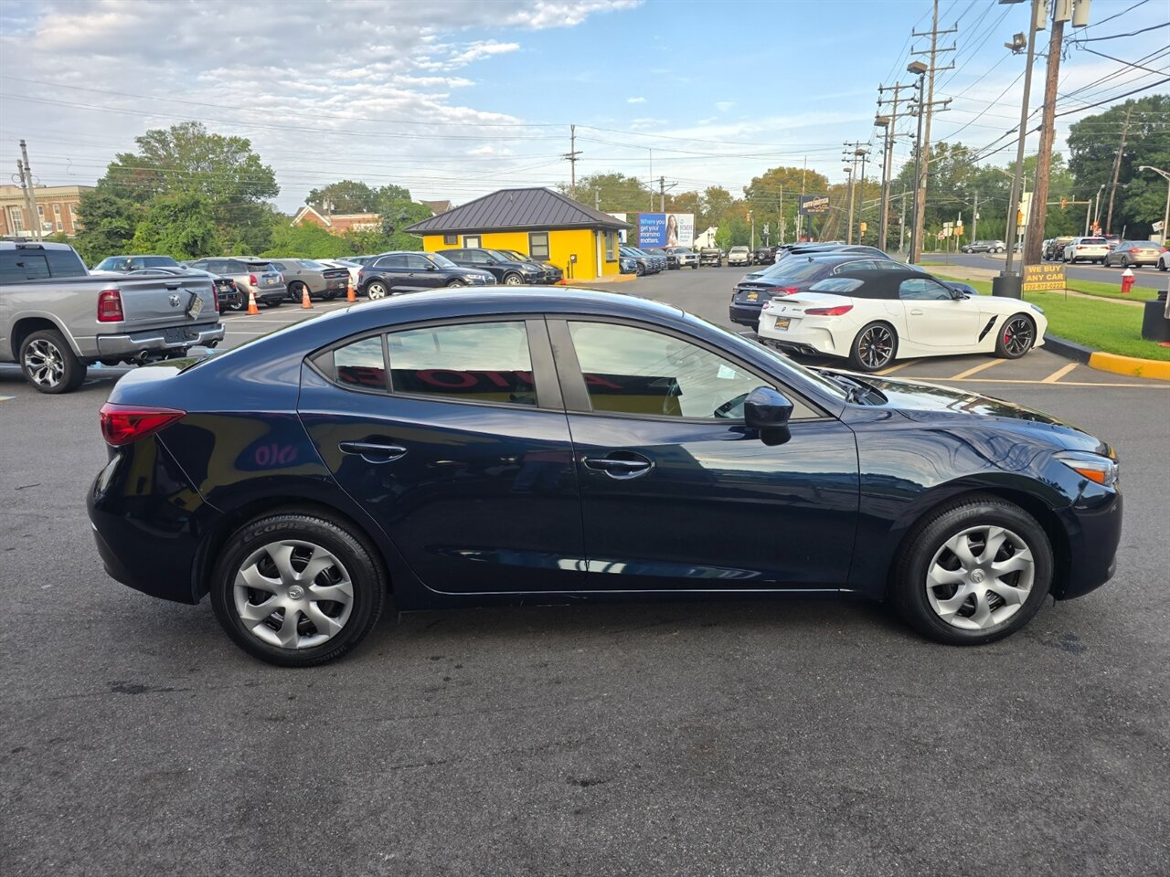 2017 Mazda Mazda3 Sport - Photo 22 - Red Bank, NJ 07701