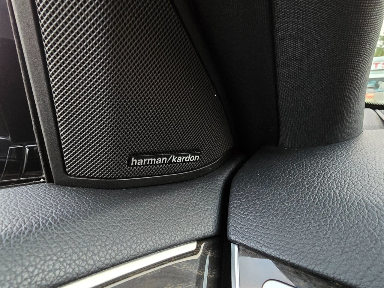 2015 Mercedes-Benz E 350 4MATIC - Photo 12 - Red Bank, NJ 07701