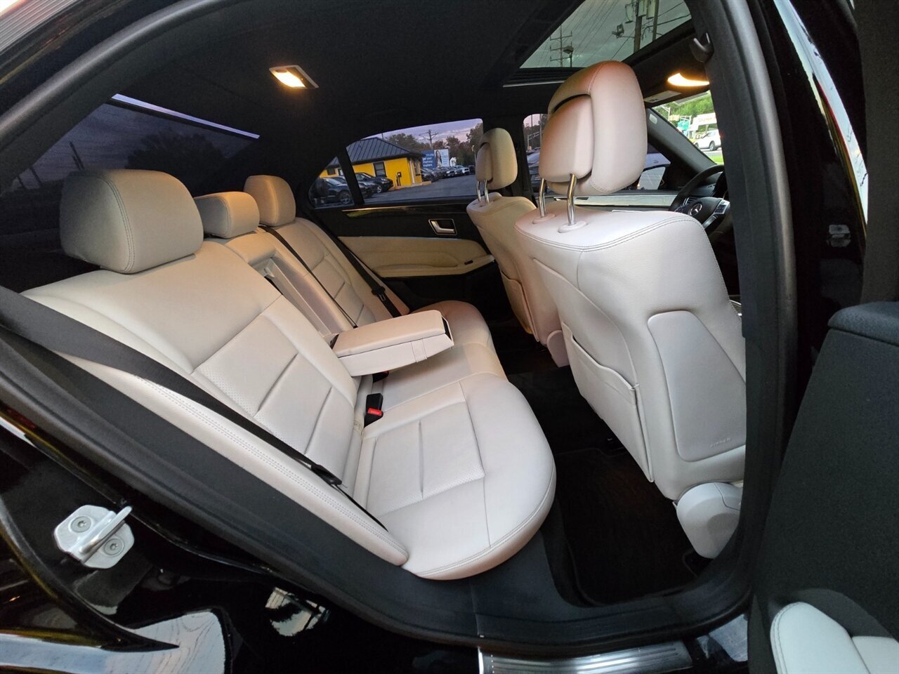 2015 Mercedes-Benz E 350 4MATIC - Photo 19 - Red Bank, NJ 07701
