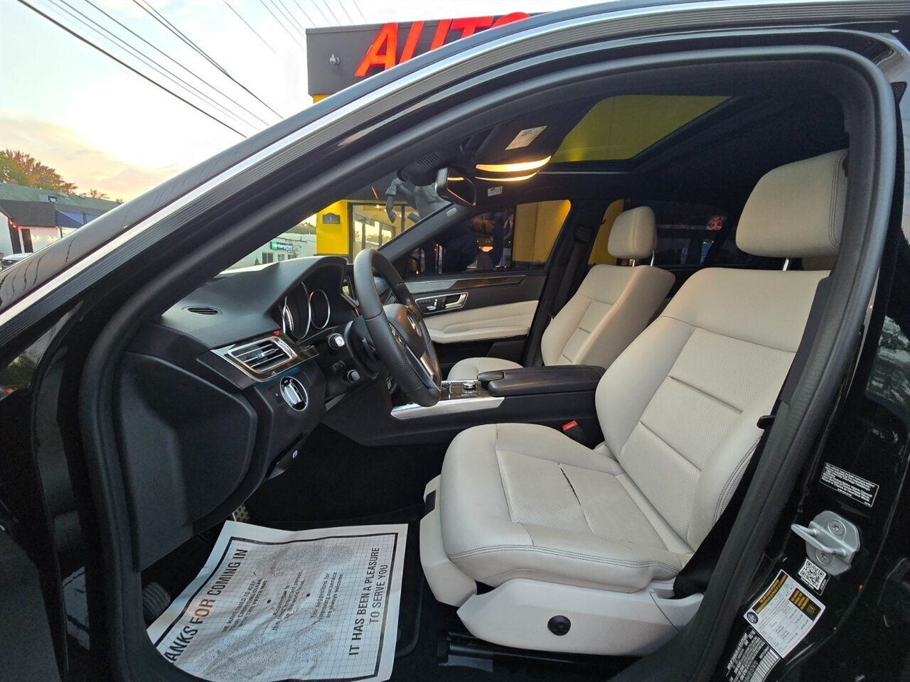 2015 Mercedes-Benz E 350 4MATIC - Photo 14 - Red Bank, NJ 07701
