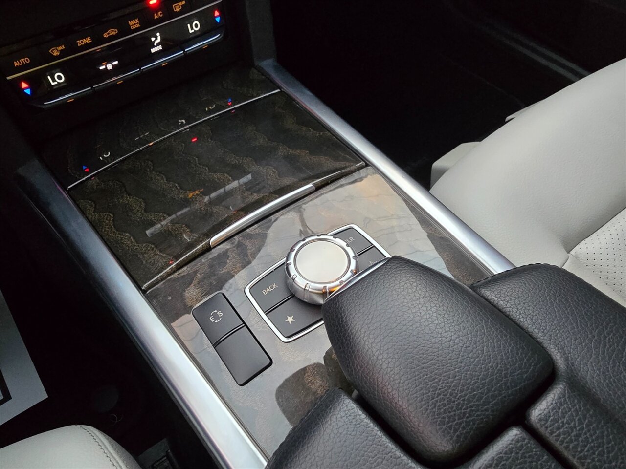 2015 Mercedes-Benz E 350 4MATIC - Photo 39 - Red Bank, NJ 07701