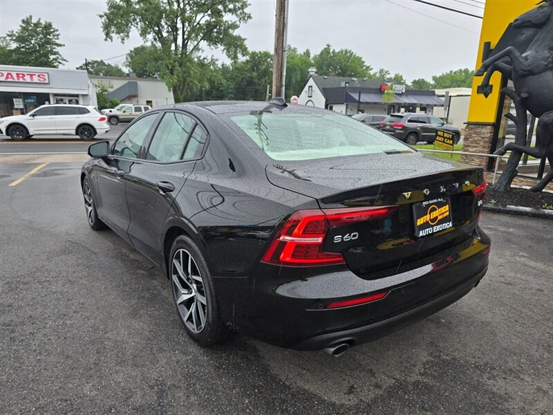 2020 Volvo S60 T5 Momentum  