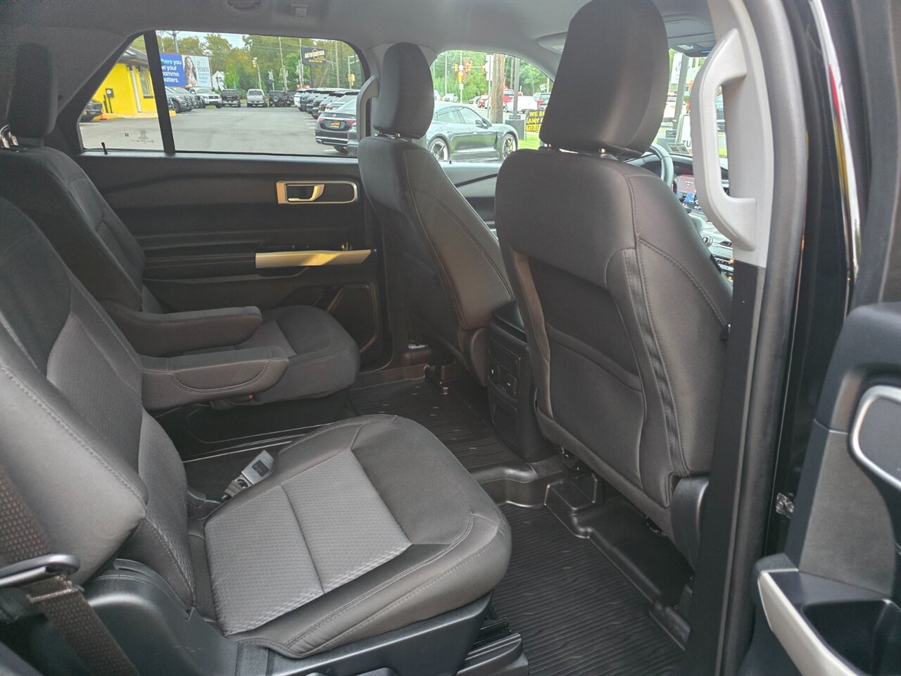 2023 Ford Explorer XLT - Photo 14 - Red Bank, NJ 07701