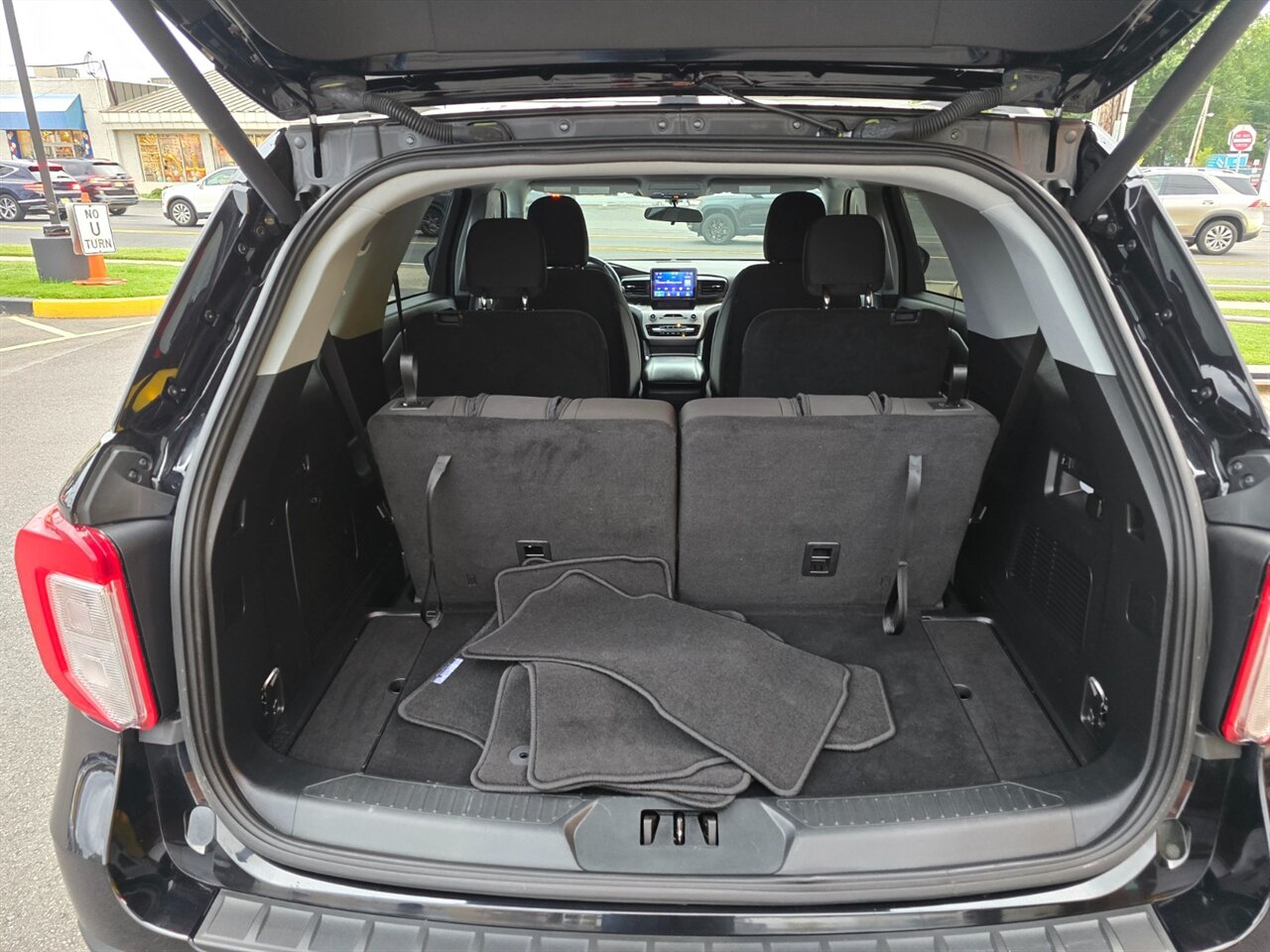 2023 Ford Explorer XLT - Photo 19 - Red Bank, NJ 07701