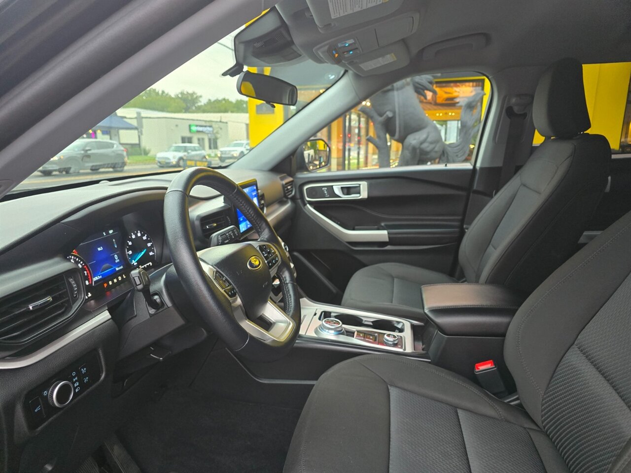 2023 Ford Explorer XLT - Photo 17 - Red Bank, NJ 07701