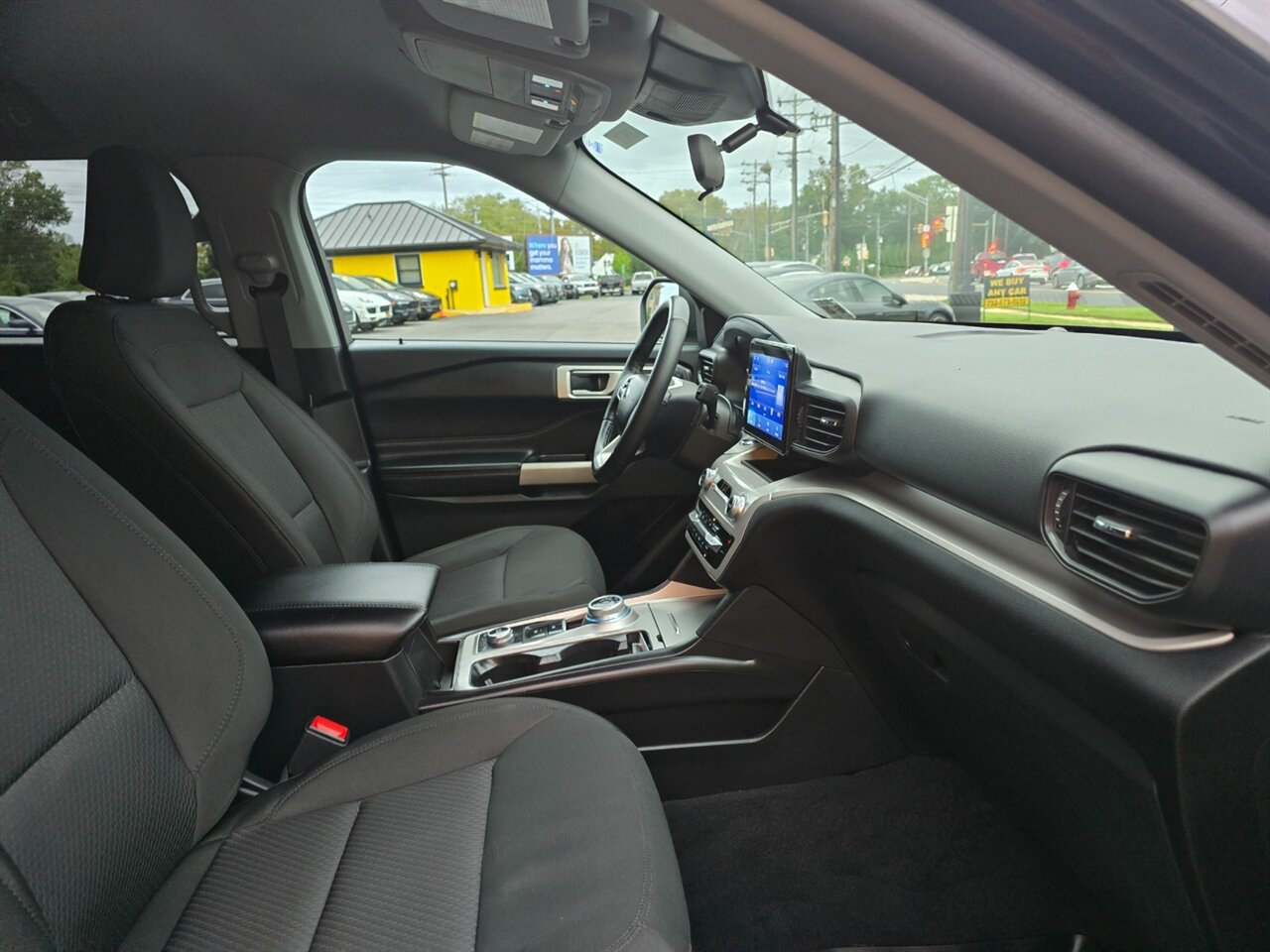 2023 Ford Explorer XLT - Photo 18 - Red Bank, NJ 07701