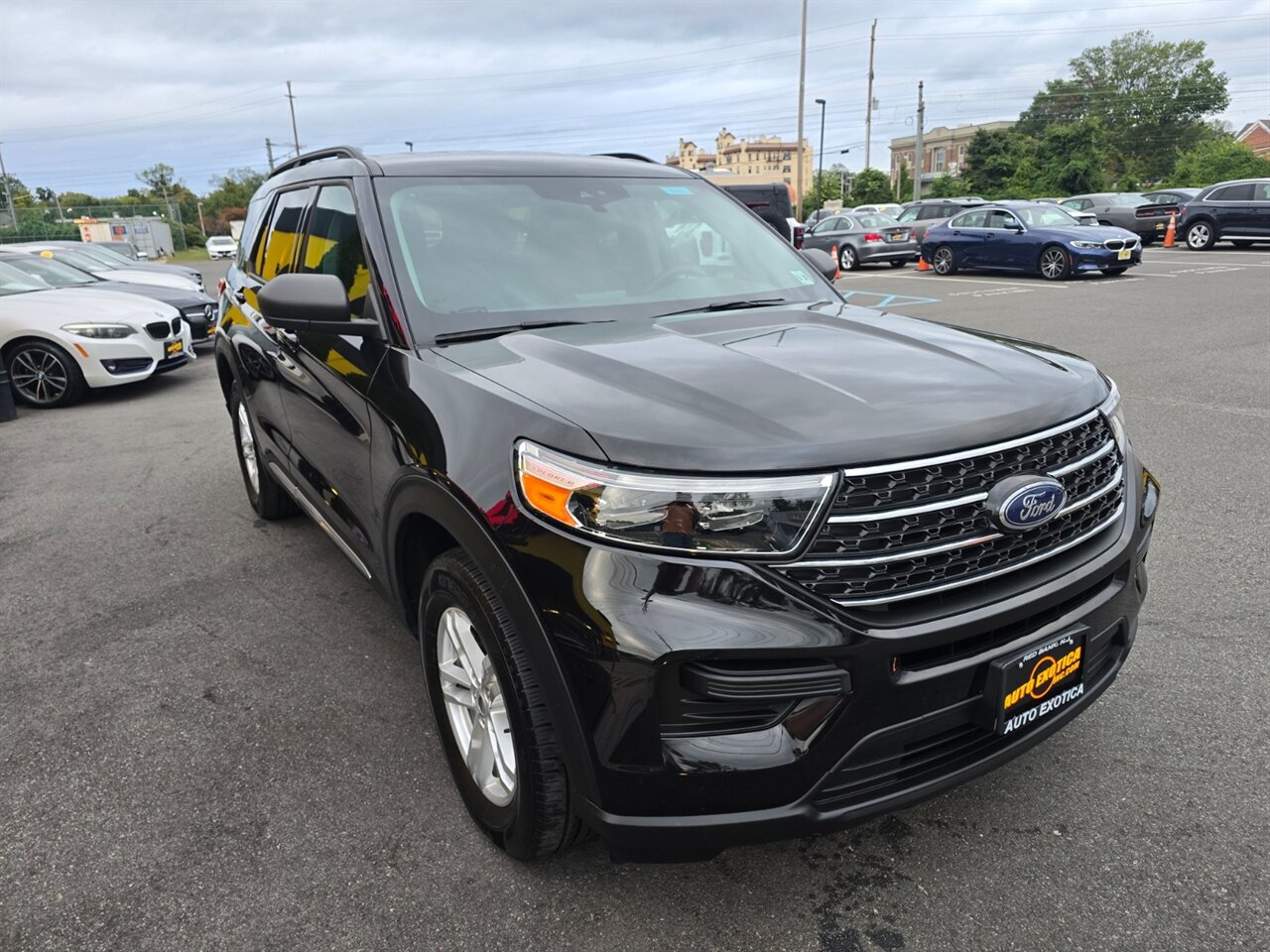 2023 Ford Explorer XLT - Photo 4 - Red Bank, NJ 07701