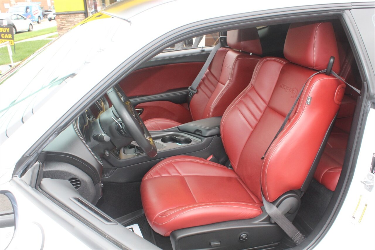 2021 Dodge Challenger SRT Super Stock - Photo 24 - Red Bank, NJ 07701