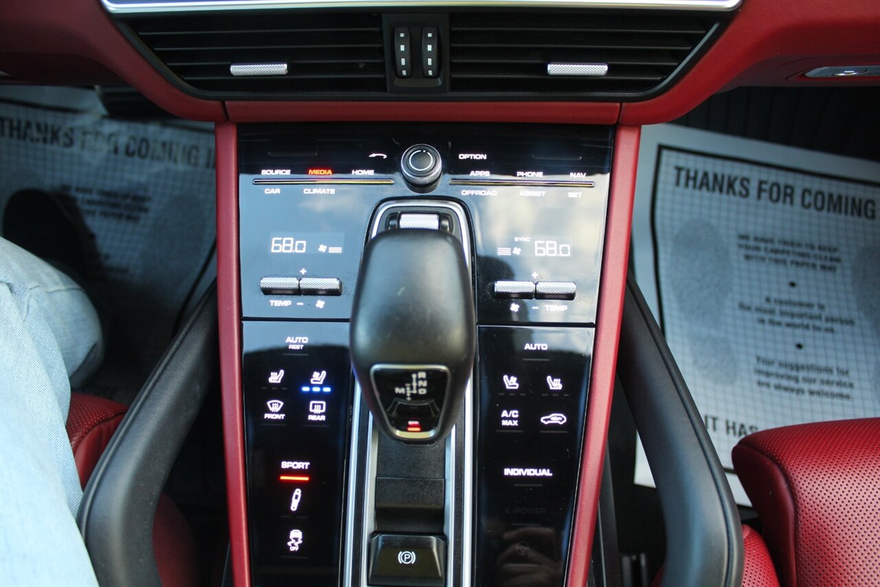 2019 Porsche Cayenne S - Photo 8 - Red Bank, NJ 07701
