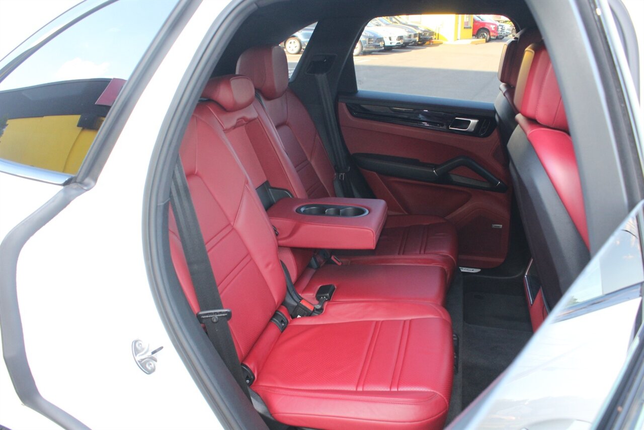 2019 Porsche Cayenne S - Photo 18 - Red Bank, NJ 07701
