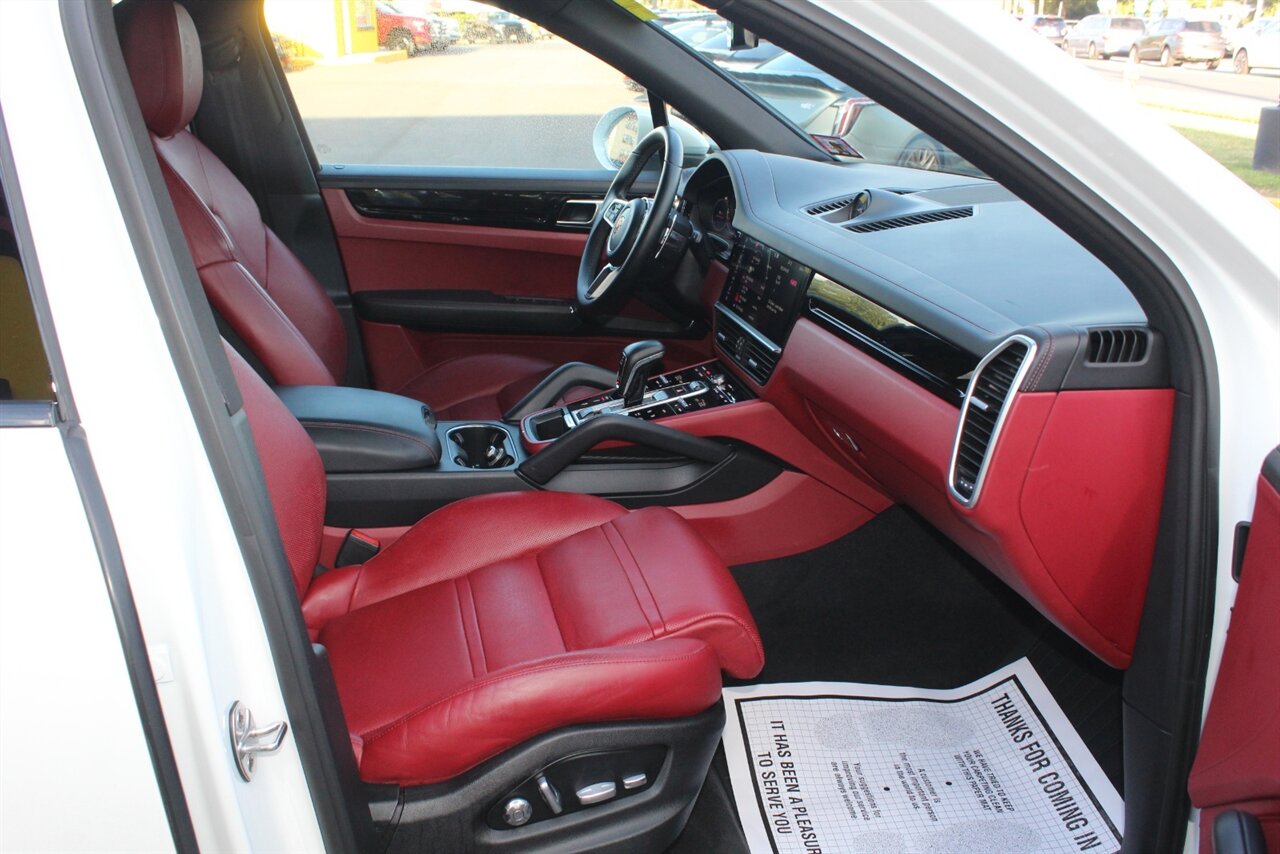 2019 Porsche Cayenne S - Photo 15 - Red Bank, NJ 07701