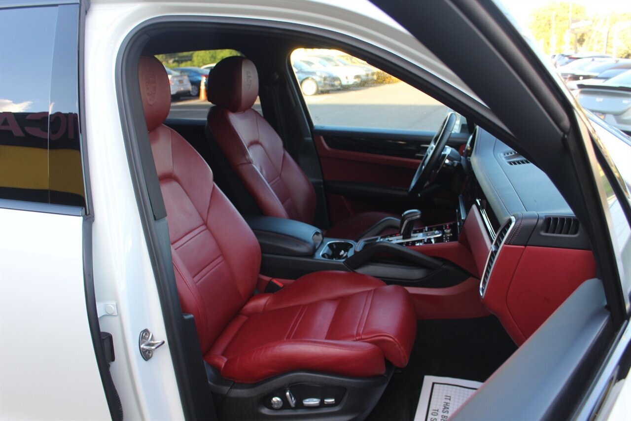 2019 Porsche Cayenne S - Photo 16 - Red Bank, NJ 07701