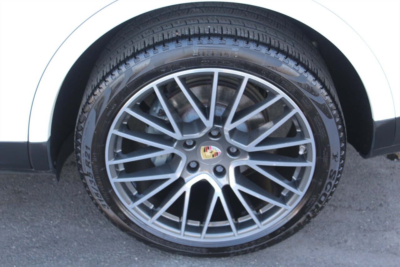 2019 Porsche Cayenne S - Photo 30 - Red Bank, NJ 07701