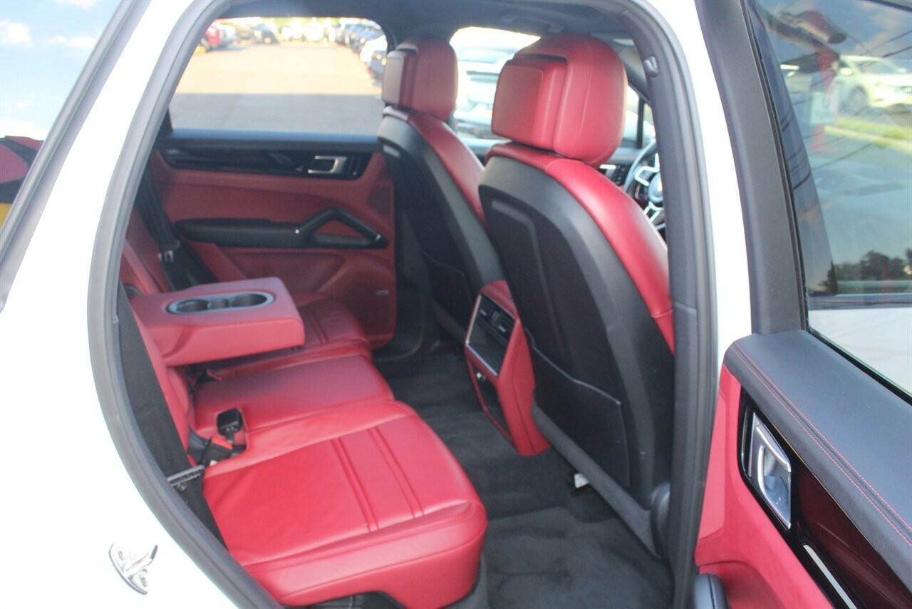 2019 Porsche Cayenne S - Photo 17 - Red Bank, NJ 07701