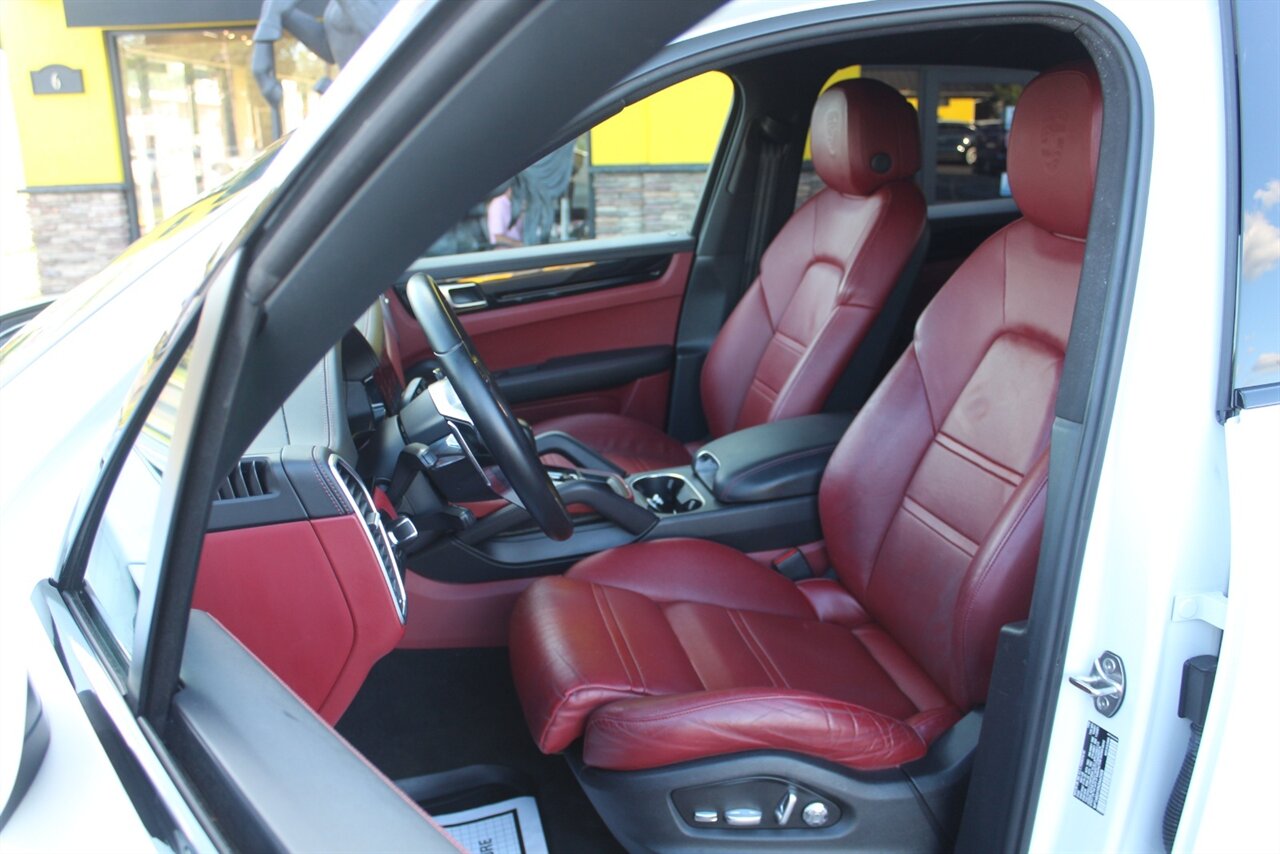 2019 Porsche Cayenne S - Photo 14 - Red Bank, NJ 07701