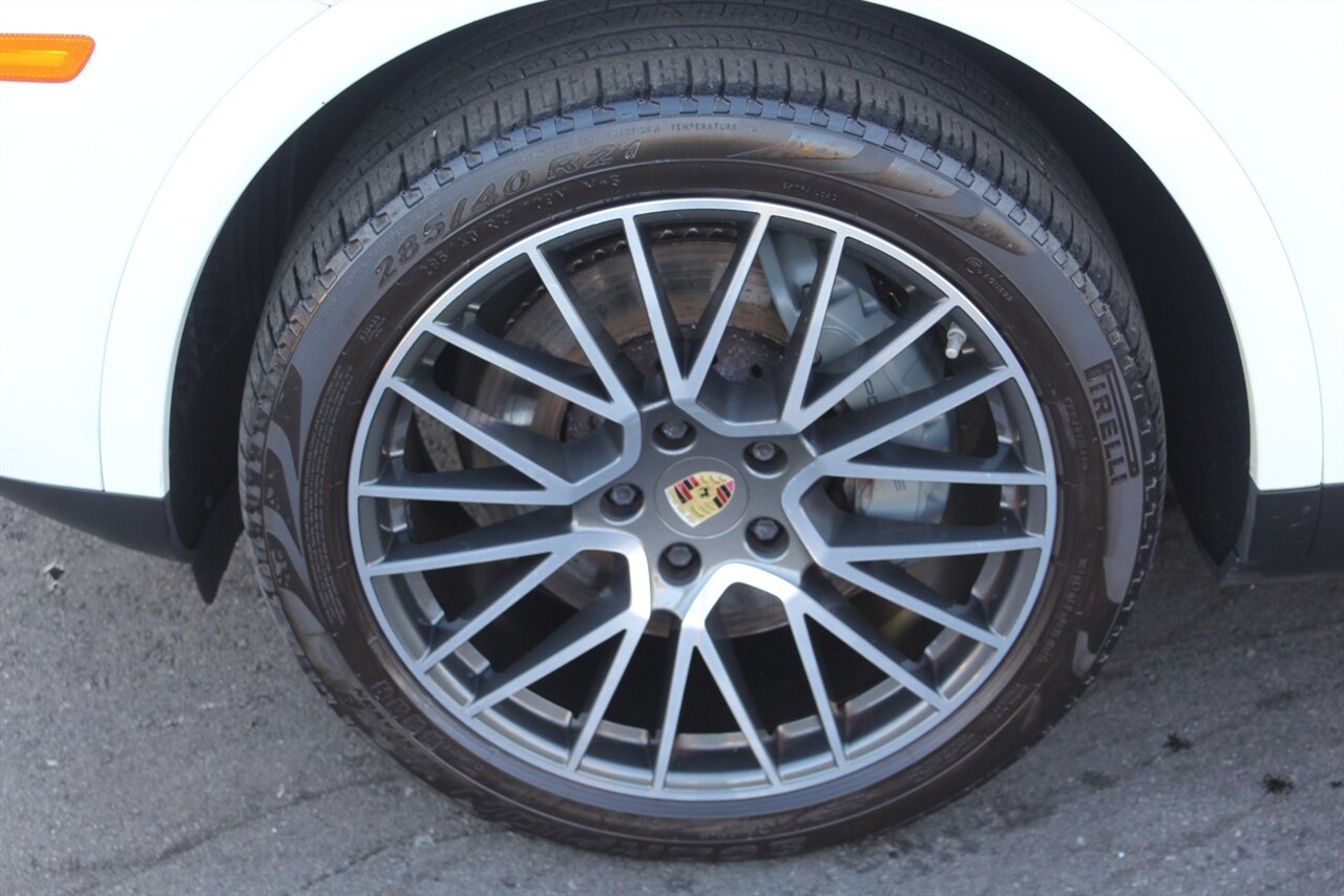 2019 Porsche Cayenne S - Photo 29 - Red Bank, NJ 07701