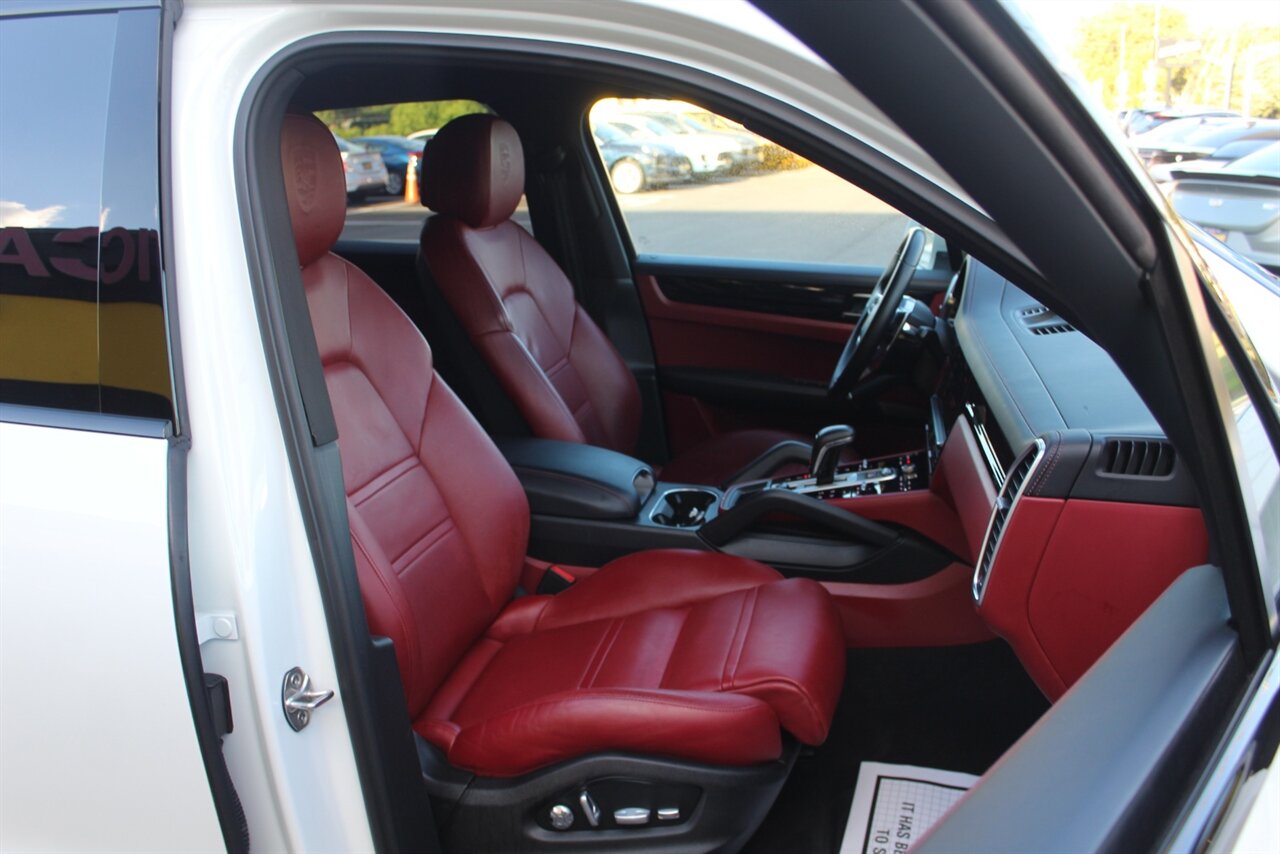 2019 Porsche Cayenne S - Photo 16 - Red Bank, NJ 07701