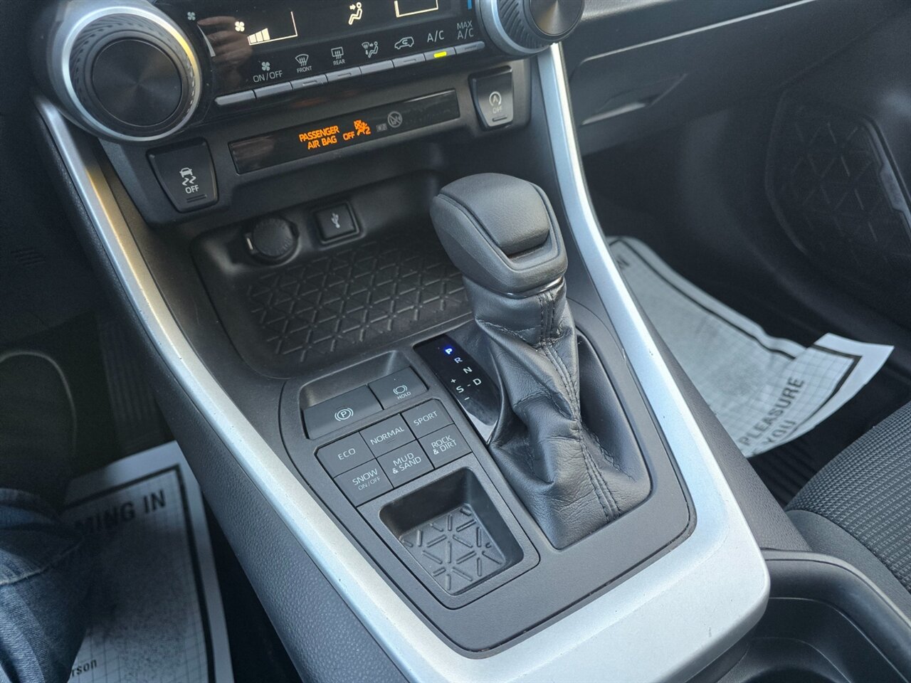 2021 Toyota RAV4 LE - Photo 34 - Red Bank, NJ 07701