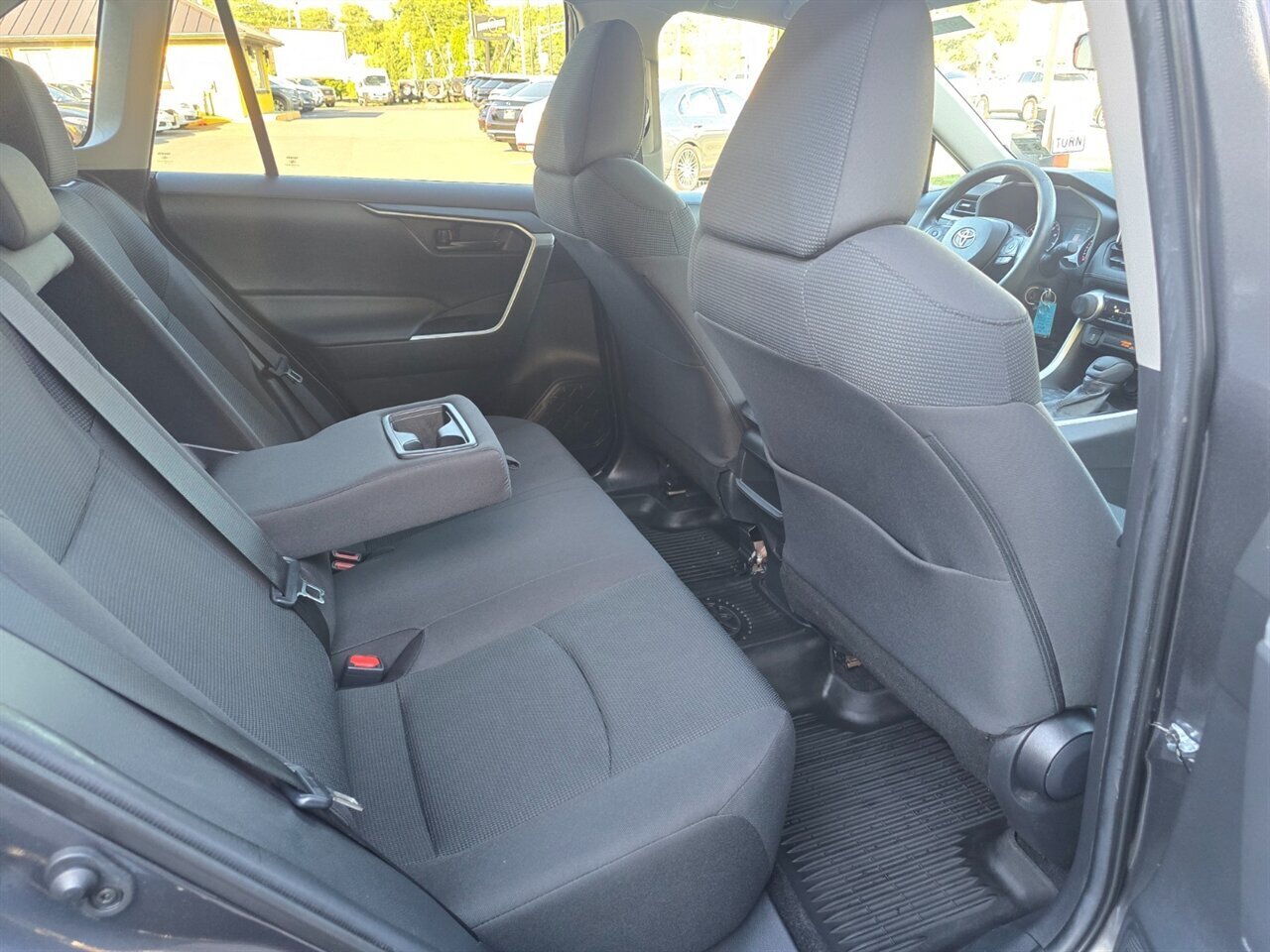 2021 Toyota RAV4 LE - Photo 14 - Red Bank, NJ 07701