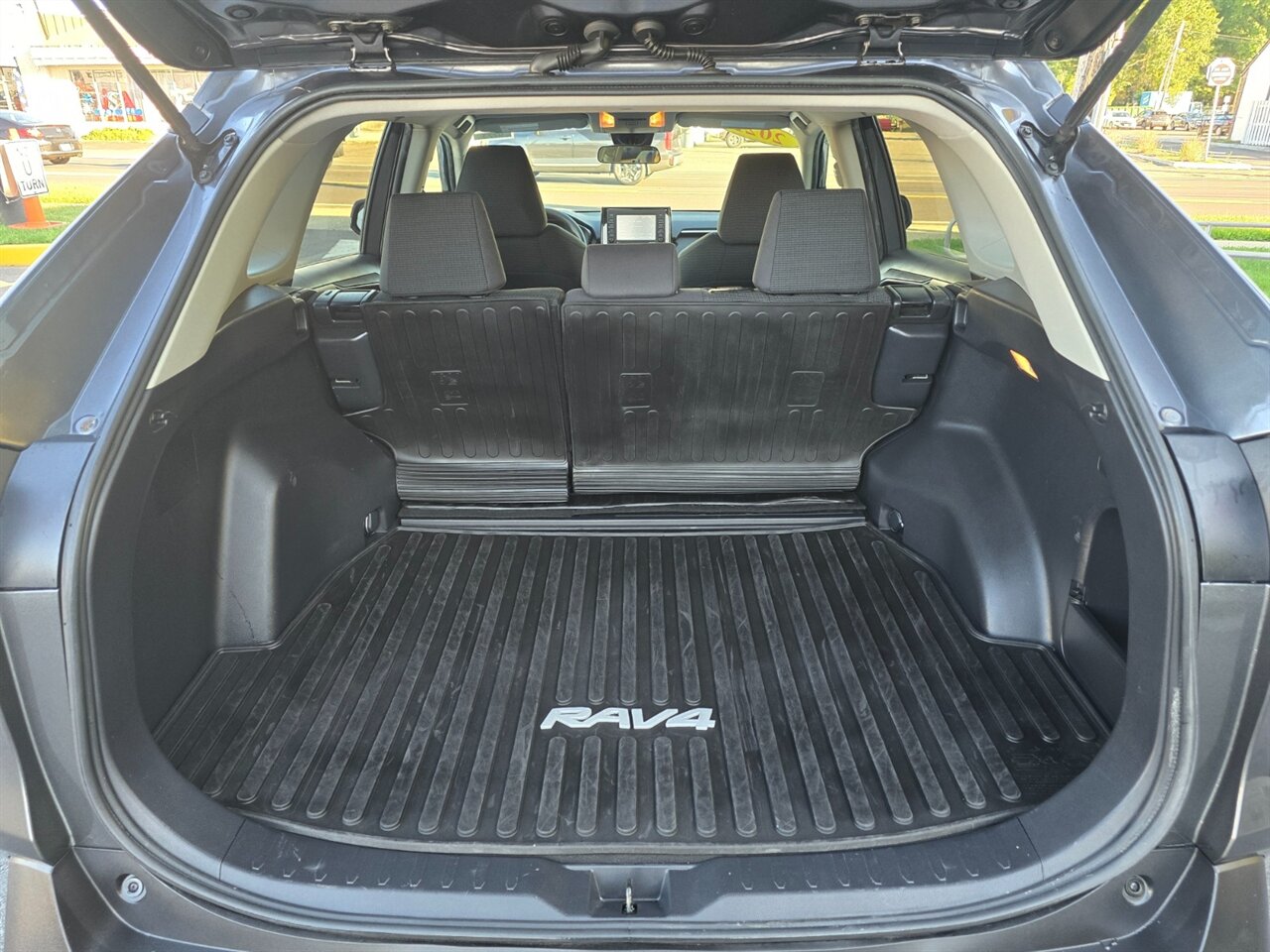 2021 Toyota RAV4 LE - Photo 44 - Red Bank, NJ 07701