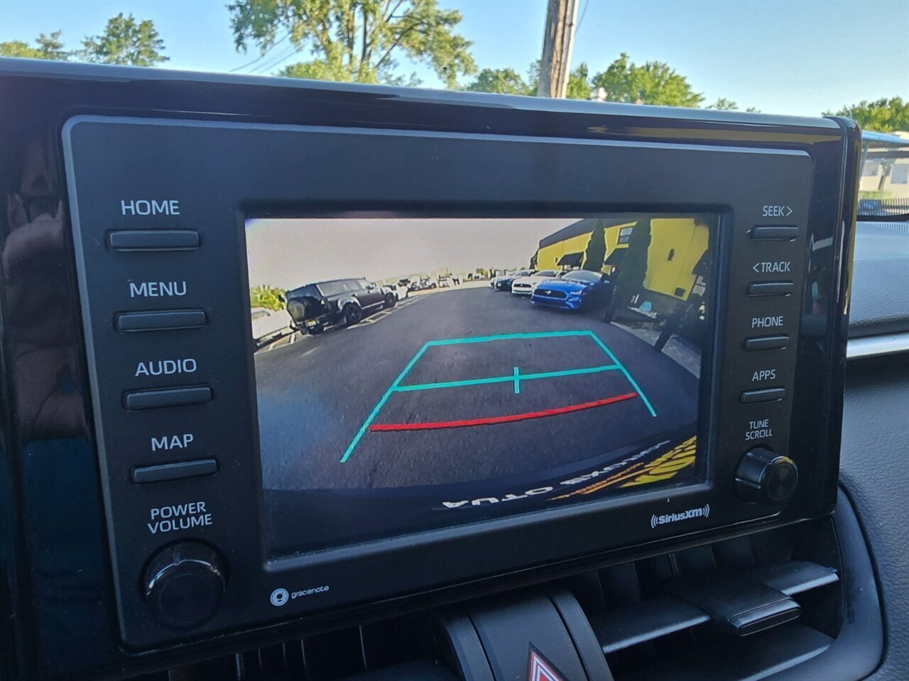 2021 Toyota RAV4 LE - Photo 9 - Red Bank, NJ 07701
