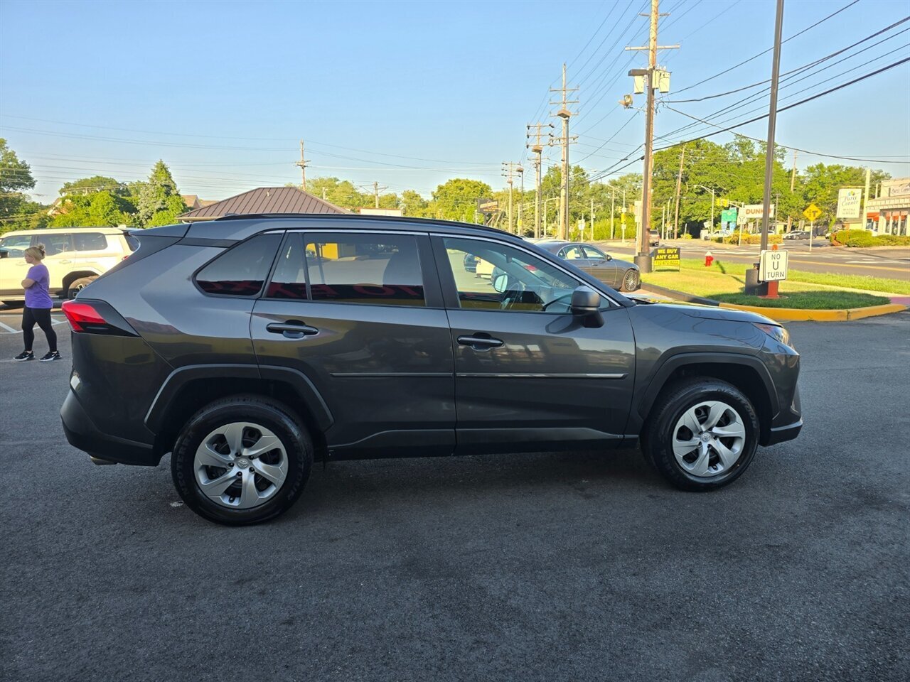 2021 Toyota RAV4 LE - Photo 22 - Red Bank, NJ 07701
