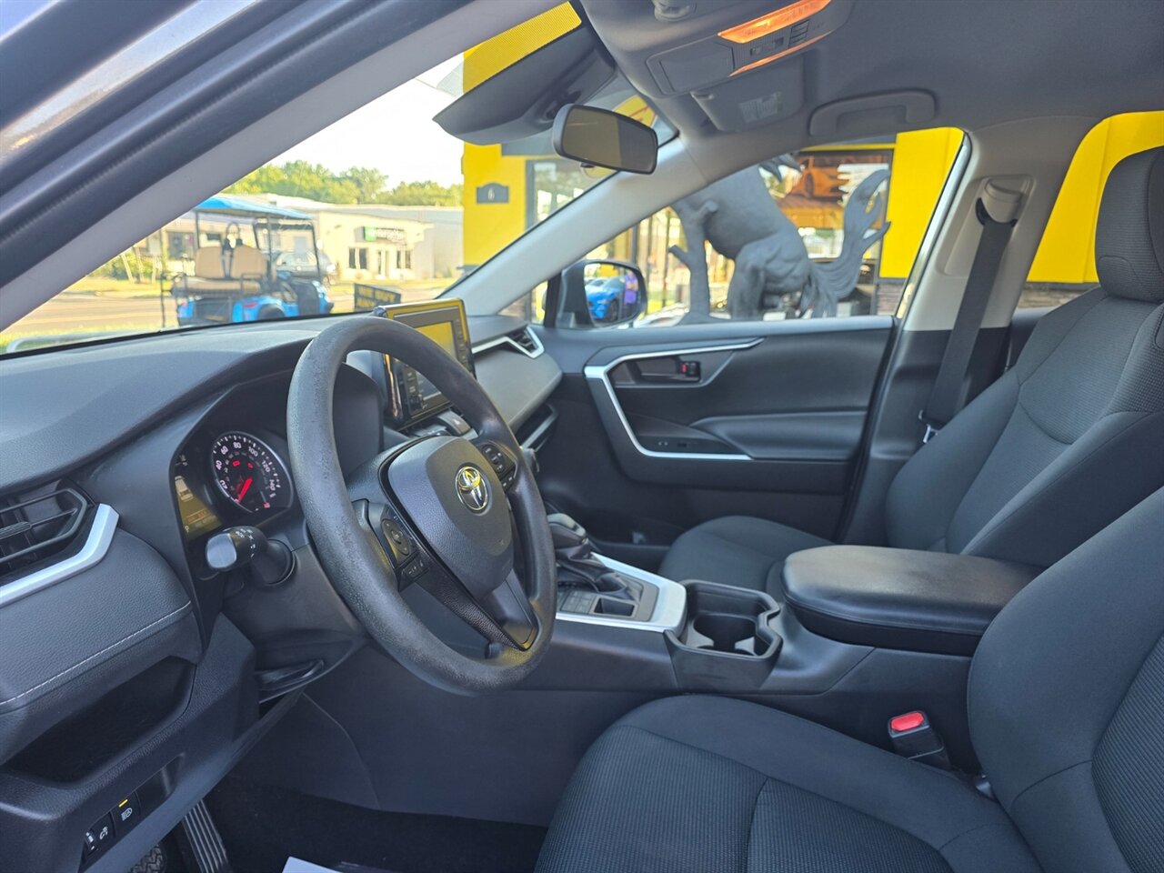2021 Toyota RAV4 LE - Photo 42 - Red Bank, NJ 07701