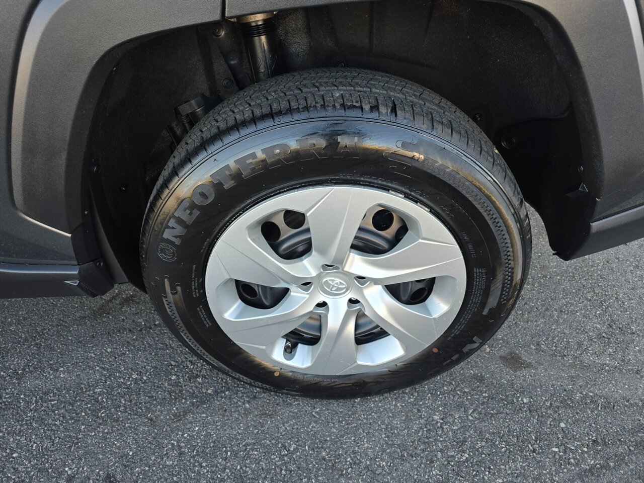 2021 Toyota RAV4 LE - Photo 50 - Red Bank, NJ 07701