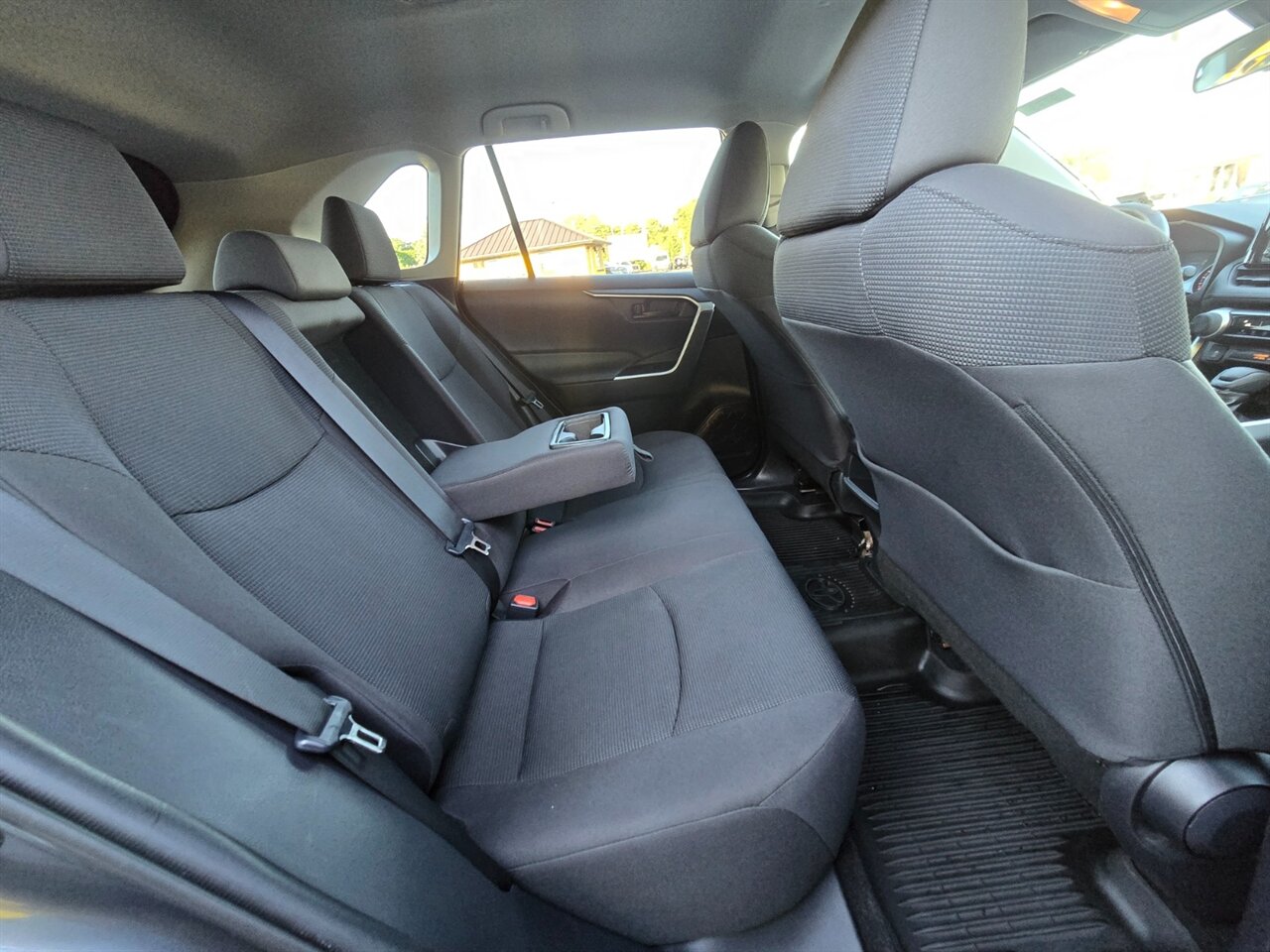 2021 Toyota RAV4 LE - Photo 41 - Red Bank, NJ 07701